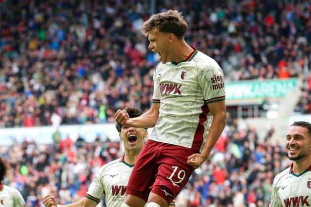 Robin Fellhauer of FC Augsburg celebrates his goal, making the score 1–0, FC Augsburg vs. FC Bayern Munich, Soccer, Bundesliga 1, Matchday 5, October 10, 2026. DFB and DFL regulations prohibit any use of photographs as image sequences and or quasi-video. Augsburg, Bayern, Germany Copyright: xkolbert-press ChristianxKolbertx
