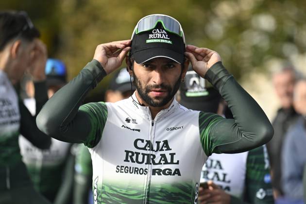 Paris Tours 2026 Cycling Race TOURS, FRANCE - OCTOBER 11 : Gaviria Fernando (COL) of Caja Rural - Seguros RGA during the 120th edition of Paris Tours an UCI ProSeries 1.Pro one day cycling road race for Men Elite of 216.2 km with start in Chartres and finish in Tours on October 11, 2026 in Tours, France, 11 10 2026 ( Motordriver Guy De Vuyst - Tours France  Copyright: xNicoxVereeckenx