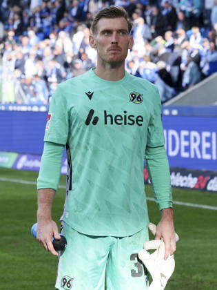 Hannover 96 goalkeeper Leo Weinkauf looks disappointed during the 2. Bundesliga match between 1. FC Magdeburg and Hannover 96, Avnet Arena on October 10, 2026, in Magdeburg, Germany. Photo by Marco Steinbrenner, DeFodi Images. Goalkeeper Leo Weinkauf of Hannover 96 looks dejected during the 2nd Bundesliga match between 1 FC Magdeburg and Hannover 96 at Avnet Arena on October 10, 2026 in Magdeburg, Germany. Photo by Marco Steinbrenner, DeFodi Images. DFB and DFL regulations prohibit any use of photographs as image sequences and or quasi-video. Photo by Marco Steinbrenner, DeFodi Images.
