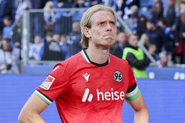Stefan Teitur Thordarson of Hannover 96 looks disappointed during the 2. Bundesliga match between 1. FC Magdeburg and Hannover 96, Avnet Arena on October 10, 2026, in Magdeburg, Germany. Photo by Marco Steinbrenner, DeFodi Images. Stefan Teitur Thordarson of Hannover 96 looks dejected during the 2nd Bundesliga match between 1 FC Magdeburg and Hannover 96 at Avnet Arena on October 10, 2026 in Magdeburg, Germany. Photo by Marco Steinbrenner, DeFodi Images. DFB and DFL regulations prohibit any use of photographs as image sequences and or quasi-video. Photo by Marco Steinbrenner, DeFodi Images.