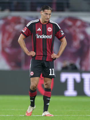 Younes Ebnoutalib of Eintracht Frankfurt looks disappointed during the Bundesliga match between RB Leipzig and Eintracht Frankfurt, Red Bull Arena on October 10, 2026, in Leipzig, Germany. Photo by Marco Steinbrenner, DeFodi Images. Younes Ebnoutalib of Eintracht Frankfurt looks dejected during the Bundesliga match between RB Leipzig and Eintracht Frankfurt at Red Bull Arena on October 10, 2026 in Leipzig, Germany. Photo by Marco Steinbrenner, DeFodi Images. DFB and DFL regulations prohibit any use of photographs as image sequences and or quasi-video. Photo by Marco Steinbrenner, DeFodi Images.