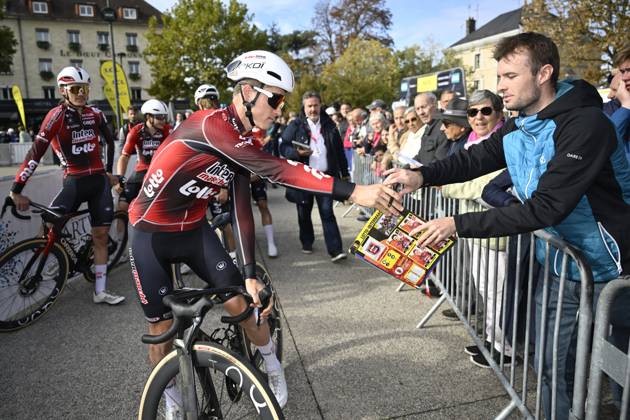 Paris Tours 2026 Cycling Race TOURS, FRANCE - OCTOBER 11 : Berckmoes Jenno (BEL) of Lotto - Intermarche during the 120th edition of Paris Tours an UCI ProSeries 1.Pro one day cycling road race for Men Elite of 216.2 km with start in Chartres and finish in Tours on October 11, 2026 in Tours, France, 11 10 2026 ( Motordriver Guy De Vuyst - Tours France  Copyright: xNicoxVereeckenx