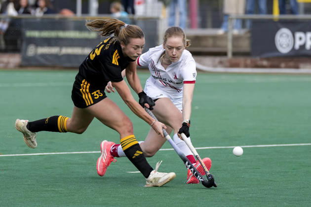 From left: Katharina Kiefer (HTHC), 33, Kayla de Wall (TSVMH), 7, tackle, game play, duel, tackle, tackling, dynamics, action, 11 10 2026, Mannheim, Germany, hockey, 1st Bundesliga, women’s, TSV Mannheim Harvestehuder THC xozx