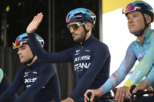 Paris Tours 2026 Cycling Race TOURS, FRANCE - OCTOBER 11 : Bettiol Alberto (ITA) of XDS Astana Team during the 120th edition of Paris Tours an UCI ProSeries 1.Pro one day cycling road race for Men Elite of 216.2 km with start in Chartres and finish in Tours on October 11, 2026 in Tours, France, 11 10 2026 ( Motordriver Guy De Vuyst - Tours France  Copyright: xNicoxVereeckenx