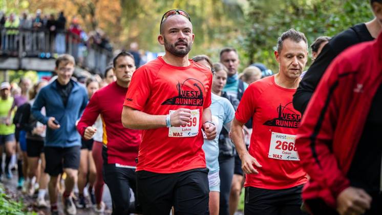 Marathon at Lake Baldeney in Essen ** FOR EDITORIAL USE ONLY ** EDITORIAL USE ONLY ** p On Sunday morning, October 11, 2026, approximately 1,800 runners will set out on a course of just over 18 kilometers around the lake as part of the supporting program for the Baldeneysee Marathon. Germany NRW Essen Copyright MartinxMöller Copyright: MartinxMöller doc87zd4sw0t5v1kqot0q6h ,EDITORIAL USE ONLY Copyright: MartinxMöller