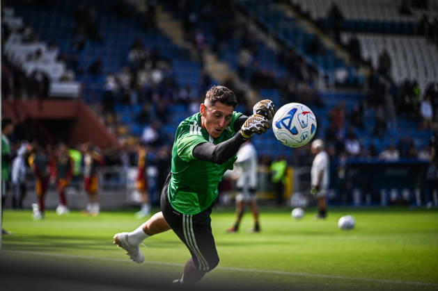 Pierluigi Gollini of AS Roma in action during the Serie A soccer match between Como Calcio and AS Roma at the Giuseppe Sinigaglia stadium in Como, north Italy - October 11, 2026 - Soccer. Copyright: xTizianoxBallabio LaPressex