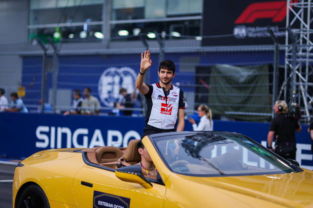 F1 - SINGAPORE GRAND PRIX 2026 drivers parade OCON Esteban (fra), TGR Haas F1 Team VF-26, portrait during the 2026 Formula 1 Singapore Grand Prix, 17th round of the 2026 Formula One World Championship, WM, Weltmeisterschaft from October 9 to 11, 2026 on the Marina Bay Street Circuit, in Singapore, Singapore - SingaporeSingapore Copyright: xANTONINxVINCENTx