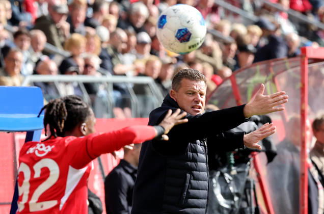 UTRECHT Willem II coach John Stegeman during the Vriendenloterij Eredivisie match between FC Utrecht and Willem II at Stadion Galgenwaard on October 11, 2026, in Utrecht, the Netherlands PETER LOUS EYE4IMAGES DeFodi Images