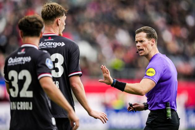 UTRECHT - Referee Jannick van der Laan during the Dutch Eredivisie match between FC Utrecht and Willem II at Galgenwaard Stadium on October 11, 2026 in Utrecht, the Netherlands. TOBIAS KLEUVER ANP Eredivisie 2026 27 xVIxANPxSportx xxANPxIVx 572118275 originalFilename: 572118275