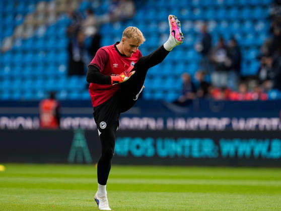 Jonas Thomas Kersken of DSC Arminia Bielefeld, 1, warms up before the game in Germany; VfL Bochum 1848 vs. DSC Arminia Bielefeld, 2. Bundesliga, Matchday 7, 2026–27 season, Vonovia Ruhrstadion, Bochum, October 11, 2026 DFL REGULATIONS PROHIBIT ANY USE OF PHOTOGRAPHS AS IMAGE SEQUENCES AND OR QUASI-VIDEO VfL Bochum 1848 vs. DSC Arminia Bielefeld, 2. Bundesliga, Matchday 7, 2026–27 season, October 11, 2026, Bochum Copyright: xEibner-Pressefoto ScottxColemanx EP_SCN