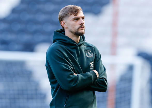 Kingston upon Hull, England, 11th October 2026. Kiernan Dewsbury-Hall of Everton inspects the pitch ahead of the Hull City vs Everton Premier League match at the MKM Stadium, Kingston upon Hull. Picture credit should read: Cody Froggatt Sportimage EDITORIAL USE ONLY. No use with unauthorised audio, video, data, fixture lists, club league logos or live services. Online in-match use limited to 120 images, no video emulation. No use in betting, games or single club league player publications. SPI_011_CF_HULL_CITY_EVERTON SPI-5062-0011