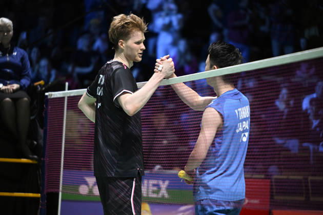 Anders Antonsen of Denmark greets after winnig the men s singles match against Yushi Tanaka of Japan (R) during the finals at the badminton Clash of Clans Arctic Open 2026 tournament in Vantaa, Finland, on October 11, 2026. - ANTTI AIMO-KOIVISTO Vantaa Finland rLY1WOVnrog  Copyright: xAnttixAimo-Koivistox rLY1WOVnrog