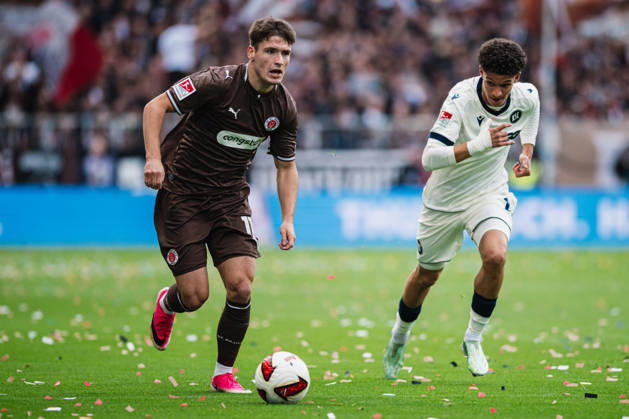 2. Bundesliga: FC St. Pauli vs. Karlsruher SC, October 11, 2026; Arkadiusz Pyrka (FC St. Pauli) vs. Louey Ben Farhat (Karlsruher SC), 19 Soccer, 2. Bundesliga, Matchday 7: FC St. Pauli vs. Karlsruher SC on October 11, 2026, at Millerntor Stadium, Hamburg. DFL regulations prohibit any use of photographs as image sequences and or quasi-video. Copyright: xBEAUTIFULxSPORTS Tonhäuserx