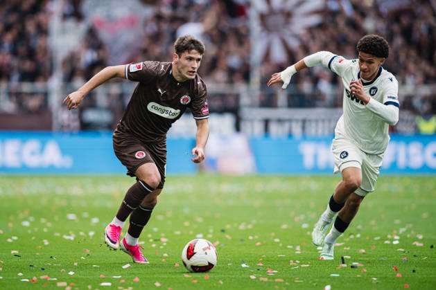 2. Bundesliga: FC St. Pauli vs. Karlsruher SC, October 11, 2026; Arkadiusz Pyrka (FC St. Pauli), No. 11, vs. Louey Ben Farhat (Karlsruher SC), 19 Soccer, 2. Bundesliga, Matchday 7: FC St. Pauli vs. Karlsruher SC on October 11, 2026, at Millerntor Stadium, Hamburg. DFL regulations prohibit any use of photographs as image sequences and or quasi-video. Copyright: xBEAUTIFULxSPORTS Tonhäuserx