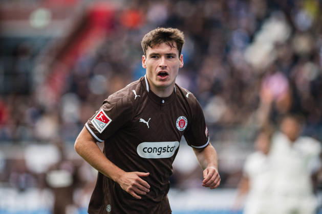 2. Bundesliga: FC St. Pauli vs. Karlsruher SC, October 11, 2026; Arkadiusz Pyrka, FC St. Pauli; 11 soccer, 2. Bundesliga, Matchday 7: FC St. Pauli vs. Karlsruher SC on October 11, 2026, at Millerntor Stadium, Hamburg. DFL regulations prohibit any use of photographs as image sequences and or quasi-video. Copyright: xBEAUTIFULxSPORTS Tonhäuserx