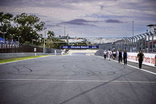 October 11, 2026, Cascais, Lisbon, Portugal: Circuito do Estoril during the Tissot Superpole Race of the FIM Superbike World Championship, WM, Weltmeisterschaft at Circuito Estoril on October 11, 2026 in Cascais, Portugal. Motorsports 2026: WorldSBK - Tissot Estoril Round - ZUMAr200 20261011_zsp_r200_011 Copyright: xNunoxReisinhox