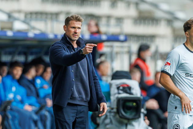 DSC Arminia Bielefeld coach Oliver Kirch gestures during the 2. Bundesliga match between VfL Bochum and Arminia Bielefeld, Ruhrstadion on October 11, 2026, in Bochum, Germany. Photo by Mario Hommes, DeFodi Images. Coach Oliver Kirch of DSC Arminia Bielefeld gestures during the 2nd Bundesliga match between VfL Bochum and Arminia Bielefeld at Vonovia Ruhrstadion on October 11, 2026 in Bochum, Germany. Photo by Mario Hommes, DeFodi Images. DFB and DFL regulations prohibit any use of photographs as image sequences and or quasi-video. Photo by Mario Hommes, DeFodi Images