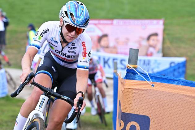 Netherlands Inge Van Der Heijden pictured in action during the women elite race of the Mosselcross cyclocross cycling event, on Sunday 11 October 2026, in Dendermonde, the first race (out of 7) of the HG Cross competition. DAVIDxPINTENS x189441968x