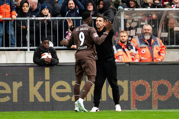 Goal: 1-0 Abdoulie Ceesay (FC St. Pauli), 09 celebrates with Marcel Rapp (FC St. Pauli), Coach, GER, FC St. Pauli vs. Karlsruher SC, Soccer, 2. Bundesliga, Matchday 7, 2026–2027 Season, October 11, 2026 DFL regulations prohibit any use of photographs as image sequences and or quasi-video, GER, FC St. Pauli vs. Karlsruher SC, soccer, 2. Bundesliga, Matchday 7, 2026–2027 season, October 11, 2026, Hamburg Copyright: xEibner-Pressefoto MaxxVincenx EP_MVN