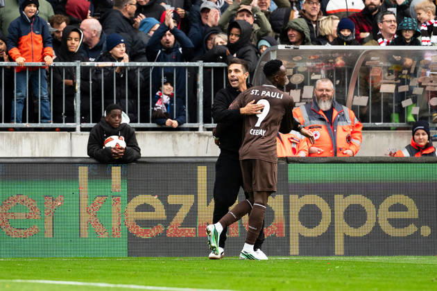 Goal: 1-0 Abdoulie Ceesay (FC St. Pauli), 09 celebrates with Marcel Rapp (FC St. Pauli), Coach, GER, FC St. Pauli vs. Karlsruher SC, Soccer, 2. Bundesliga, Matchday 7, 2026–2027 Season, October 11, 2026 DFL regulations prohibit any use of photographs as image sequences and or quasi-video, GER, FC St. Pauli vs. Karlsruher SC, soccer, 2. Bundesliga, Matchday 7, 2026–2027 season, October 11, 2026, Hamburg Copyright: xEibner-Pressefoto MaxxVincenx EP_MVN