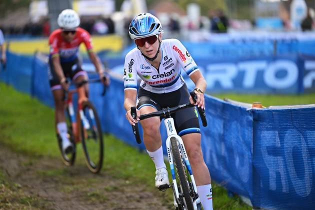 Netherlands Inge Van Der Heijden pictured in action during the women elite race of the Mosselcross cyclocross cycling event, on Sunday 11 October 2026, in Dendermonde, the first race (out of 7) of the HG Cross competition. DAVIDxPINTENS x189443277x
