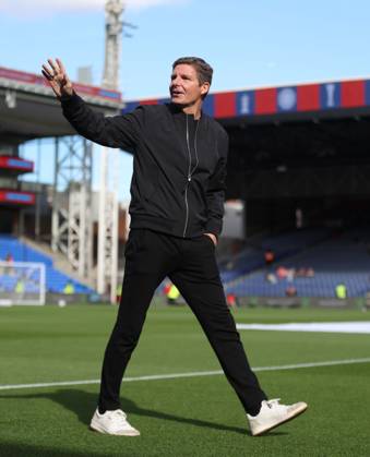 Premier League - Crystal Palace v Nottingham Forest LONDON, ENGLAND, OCTOBER 11: Oliver Glasner Manager of Nottingham Forest and former Crystal Palace manager on the Selhurst Park pitch ahead of the match during The Premier League match between Crystal Palace v Nottingham Forest at Selhurst Park Stadium, London, England, on October 11. (Photo by Daniel Weir) London Selhurst Park Stadium England Copyright: xDanielxWeir SportsxPressxPhotox Sportspressphoto_SPR252329