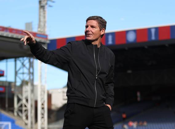 Premier League - Crystal Palace v Nottingham Forest LONDON, ENGLAND, OCTOBER 11: Oliver Glasner Manager of Nottingham Forest and former Crystal Palace manager on the Selhurst Park pitch ahead of the match during The Premier League match between Crystal Palace v Nottingham Forest at Selhurst Park Stadium, London, England, on October 11. (Photo by Daniel Weir) London Selhurst Park Stadium England Copyright: xDanielxWeir SportsxPressxPhotox Sportspressphoto_SPR252333