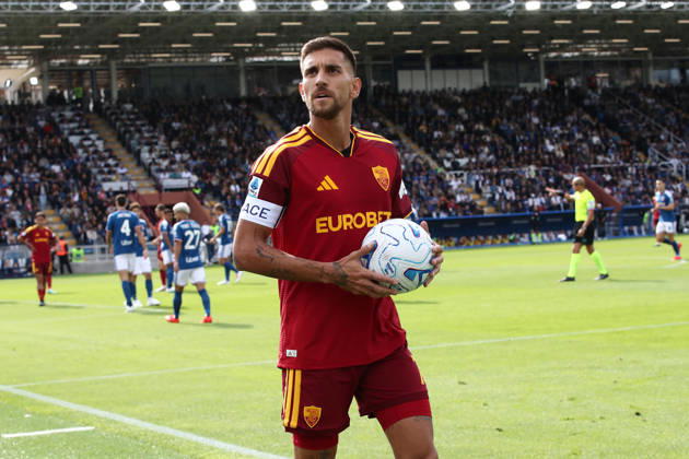 IPA89547612 - October 11, 2026 Como vs. AS Roma (Serie A) Sports; Soccer; Matchday 6& xD;In the photo: Captain Pellegrini& xD;(Photo by Gino Mancini) Copyright: xGinoxMancini IPAxSportx xx IPA89547612