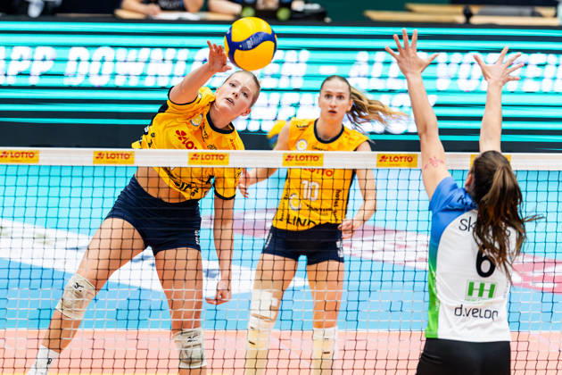 October 10, 2026, GER, Volleyball, Dekra 1st Division, Women, Season 26–27, Regular Season, VfB Suhl Lotto Thuringia vs. Skurios Volleys Borken, Hannah Hartmann (VfB Suhl Lotto Thuringia), Lara Kretschmer (Skurios Volleys Borken), 98527 Suhl, Wolfsgrube Sports Hall, Thuringia, Germany