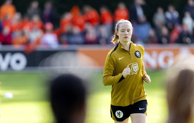 ZEIST - Veerle Buurman during a training session of the Dutch women s football team in preparation for the World Cup qualifying match against Hungary. SANDER KONING ANP xVIxANPxSportx xxANPxIVx 572124700 originalFilename: 572124700