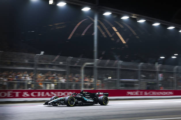 F1 - SINGAPORE GRAND PRIX 2026 63 RUSSELL George (gbr), Mercedes AMG F1 Team W17, action during the 2026 Formula 1 Singapore Grand Prix, 17th round of the 2026 Formula One World Championship, WM, Weltmeisterschaft from October 9 to 11, 2026 on the Marina Bay Street Circuit, in Singapore, Singapore - SingaporeSingapore  Copyright: xDPPIx