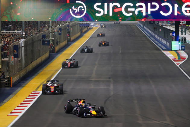 2026 Formula 1 Singapore Grand Prix SINGAPORE - OCTOBER 11: Drivers compete during the Formula 1 Singapore Grand Prix at the Marina Bay Street Circuit in Singapore on October 11, 2026. The race consists of 62 laps, with drivers facing intense tropical heat and high humidity on a demanding street circuit featuring 19 corners and few long straights. Daniel Ceng Anadolu Singapore Singapore. Editorial use only. Please get in touch for any other usage.  Copyright: x2026xAnadoluxDanielxCengx