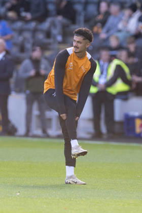 Hull City v Everton Premier League Mohamed Belloumi of Hull City warms up ahead of during the Premier League match between Hull City and Everton at the MKM Stadium, Hull. 11 10 2026 UK Newspapers OUT Copyright: xMattxWilkinsonx FIL-24041-0086