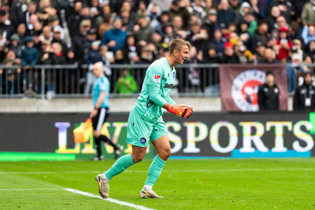 Goalkeeper Hans Christian Bernat of Karlsruher SC, 01, celebrates, GER, FC St. Pauli vs. Karlsruher SC, soccer, 2. Bundesliga, Matchday 7, 2026–2027 season, October 11, 2026 DFL regulations prohibit any use of photographs as image sequences and or quasi-video, GER, FC St. Pauli vs. Karlsruher SC, soccer, 2. Bundesliga, Matchday 7, 2026–2027 season, October 11, 2026, Hamburg Copyright: xEibner-Pressefoto MaxxVincenx EP_MVN