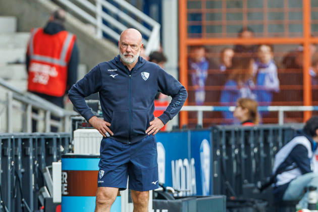 VfL Bochum coach Uwe Roesler looks dejected during the 2. Bundesliga match between VfL Bochum and Arminia Bielefeld at the Ruhrstadion on October 11, 2026, in Bochum, Germany. Photo by Mario Hommes, DeFodi Images. VfL Bochum coach Uwe Roesler looks dejected during the 2nd Bundesliga match between VfL Bochum and Arminia Bielefeld at Vonovia Ruhrstadion on October 11, 2026 in Bochum, Germany. Photo by Mario Hommes, DeFodi Images. DFB and DFL regulations prohibit any use of photographs as image sequences and or quasi-video. Photo by Mario Hommes, DeFodi Images.