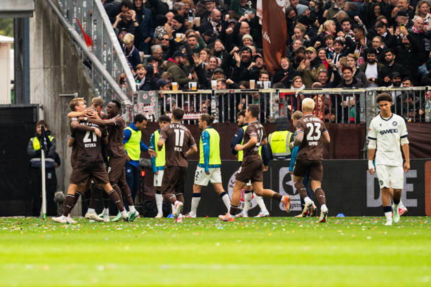 Goal to make it 2–0: Lars Ritzka (FC St. Pauli); 21 celebrates with David Nemeth (FC St. Pauli); 04, Abdoulie Ceesay (FC St. Pauli), 09, Arkadiusz Pyrka (FC St. Pauli), 11, Mathias Rasmussen (FC St. Pauli), 20, and Louis Oppie (FC St. Pauli), 23, GER, FC St. Pauli vs. Karlsruher SC, soccer, 2. Bundesliga, Matchday 7, 2026–2027 season, October 11, 2026 DFL regulations prohibit any use of photographs as image sequences and or quasi-video GER, FC St. Pauli vs. Karlsruher SC, soccer, 2. Bundesliga, Matchday 7, 2026–2027 season, October 11, 2026, Hamburg Copyright: xEibner-Pressefoto MaxxVincenx EP_MVN