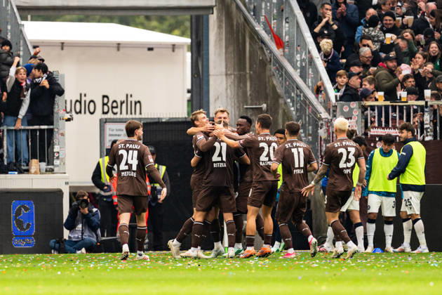 Goal to make it 2–0: Lars Ritzka (FC St. Pauli); 21 celebrates with David Nemeth (FC St. Pauli); 04, Abdoulie Ceesay (FC St. Pauli), 09, Mathias Rasmussen (FC St. Pauli), 20, Arkadiusz Pyrka (FC St. Pauli), 11, Louis Oppie (FC St. Pauli), 23, GER, FC St. Pauli vs. Karlsruher SC, soccer, 2. Bundesliga, Matchday 7, 2026–2027 season, October 11, 2026 DFL regulations prohibit any use of photographs as image sequences and or quasi-video GER, FC St. Pauli vs. Karlsruher SC, soccer, 2. Bundesliga, Matchday 7, 2026–2027 season, October 11, 2026, Hamburg Copyright: xEibner-Pressefoto MaxxVincenx EP_MVN