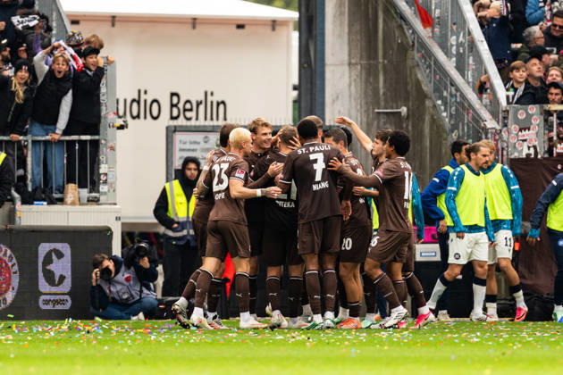 Goal to make it 2–0: Lars Ritzka (FC St. Pauli), 21, celebrates with Louis Oppie (FC St. Pauli), 23, and Youssoupha Niang (FC St. Pauli), 07, Mathias Rasmussen (FC St. Pauli), 20, Joel Chima Fujita (FC St. Pauli), 16, GER, FC St. Pauli vs. Karlsruher SC, Soccer, 2. Bundesliga, Matchday 7, 2026–2027 season, October 11, 2026 DFL regulations prohibit any use of photographs as image sequences and or quasi-video GER, FC St. Pauli vs. Karlsruher SC, soccer, 2. Bundesliga, Matchday 7, 2026–2027 season, October 11, 2026, Hamburg Copyright: xEibner-Pressefoto MaxxVincenx EP_MVN