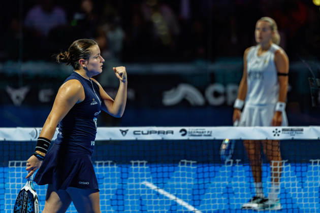 DÜSSELDORF, GERMANY - 11 OCTOBER 2026: Image shows the celebration of Martina Calvo (ESP) and in the background Ariana Sanchez Fallada (ESP) during CUPRA Germany Premier Padel P2 2026 Day 8: Finals at CASTELLO Düsseldorf on 11 10 2026 in Düsseldorf, Germany. Germany Copyright: xFröhlichxPascalx