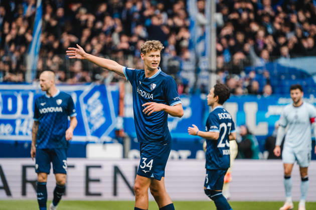 Bochum, Germany October 11, 2026 2. Bundesliga 2026–2027 Matchday 7 VfL Bochum 1848 vs. DSC Arminia Bielefeld Pictured: Tom Meyer (BOC) gesturing on the field. DFL and DFB regulations prohibit any use of photographs as image sequences and or quasi-video. Vonovia Ruhrstadion, North Rhine-Westphalia Copyright: xFotostandx xGraebex
