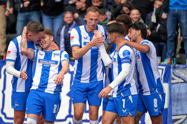 Mads Pedersen, Hertha BSC, 22, shot on goal for the 1-0 lead; Hertha celebrates; Mads Pedersen, Hertha BSC, 22, GER; Hertha BSC vs. SPVGG Greuther Fürth, 2. Bundesliga, 2026–27 season, Matchday 7, October 11, 2026. DFL regulations prohibit any use of photographs as image sequences and or quasi-video. GER, Hertha BSC vs. SPVGG Greuther Fürth, 2. Bundesliga, 2026–27 season, Matchday 7, October 11, 2026, Berlin Copyright: xClaudiusxRauch,xEibner-Pressefotox xClaudiusxRauchx EP_CRH