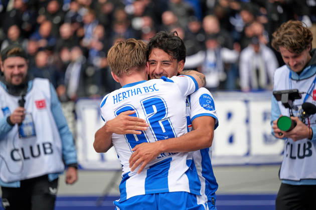 Mads Pedersen, Hertha BSC, 22, shot on goal for the 1-0 lead; Hertha celebrates; Mads Pedersen, Hertha BSC, 22, GER; Hertha BSC vs. SPVGG Greuther Fürth, 2. Bundesliga, 2026–27 season, Matchday 7, October 11, 2026. DFL regulations prohibit any use of photographs as image sequences and or quasi-video. GER, Hertha BSC vs. SPVGG Greuther Fürth, 2. Bundesliga, 2026–27 season, Matchday 7, October 11, 2026, Berlin Copyright: xClaudiusxRauch,xEibner-Pressefotox xClaudiusxRauchx EP_CRH