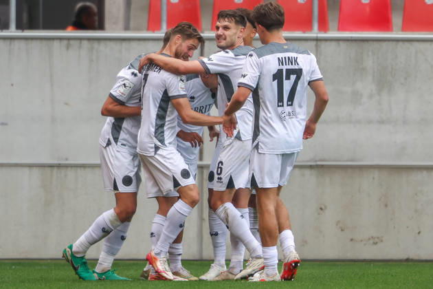 Ingolstadt, Germany, October 11, 2026; 3. Liga 2026–2027, Matchday 8: FC Ingolstadt 04 vs. SV Wehen Wiesbaden. Pictured in the crowd: goal scorer Raul Paula of SVWW celebrates with his teammates after scoring the goal that made it 0–2. DFB and DFL regulations prohibit any use of photographs as image sequences and or quasi-video Copyright: xFotostandx xSchäferx