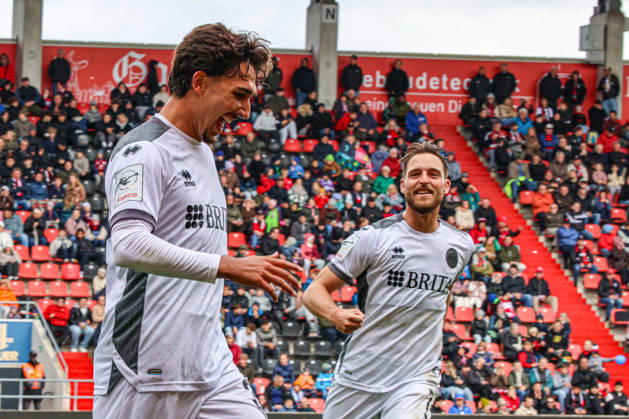 Raul Paula of SV Wehen Wiesbaden, No. 32, scores to make it 0–2 and celebrates—and rightly so—during the match between FC Ingolstadt 04 and SV Wehen Wiesbaden on October 11, 2026, DFB regulations prohibit any use of photographs as image sequences and or quasi-video. GER, Soccer, 3. Liga, Matchday 8, FC Ingolstadt 04 vs. SV Wehen Wiesbaden, October 11, 2026, Audi Sportpark Ingolstadt Copyright: xEibner-Pressefoto OliverxSTRISCHx EP-OSH