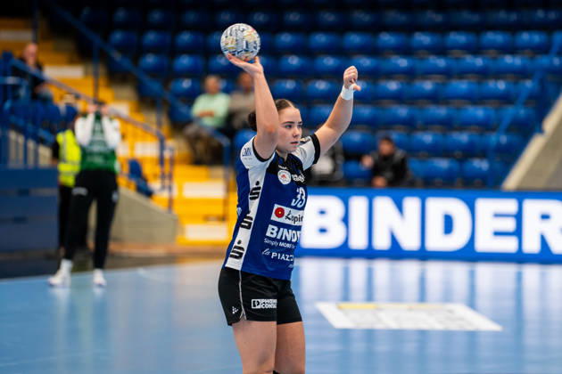 HSG Blomberg Lippe (GER) vs. Odense Handbold (DEN), Handball, EHF Champions League Women, Group Stage, October 11, 2026, 2026–2027 Season, Lemgo’s Elin Magnusdottir of HSG Blomberg Lippe, No. 33, building up play at the Lemgo Phoenix Contact Arena in Germany