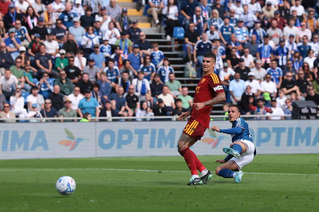 Como 1907 v AS Roma - Serie A - Season 2026-2027 Como, Italy, 11th October 2026. during the Como 1907 vs AS Roma Serie A match at Stadio Giuseppe Sinigaglia, Como. Picture credit should read: Jonathan MoscropComo, Italy, 11th October 2026. Gianluca Mancini of AS Roma looks on as Maxence Caqueret of Como 1907 fires a shot narrowly wide of the upright during the Como 1907 vs AS Roma Serie A match at Stadio Giuseppe Sinigaglia, Como. Picture credit should read: Jonathan Moscrop Como Stadio Giuseppe Sinigaglia Italy