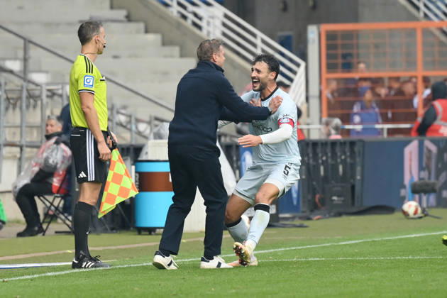 Celebrating: Coach Oliver Kirch of Arminia Bielefeld (left) and Maximilian Bauer of Arminia Bielefeld, October 11, 2026, Soccer, 2. Bundesliga, 2026–2027 season, Matchday 7, VfL Bochum vs. Arminia Bielefeld. DFL regulations prohibit any use of photographs as image sequences and or quasi-video. Bochum, Vonovia Ruhrstadion, North Rhine-Westphalia, Germany Team2