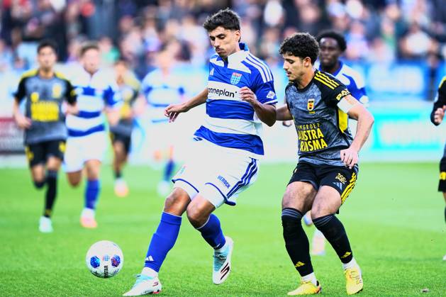 2026-10-11 VriendenLoterij Eredivisie: PEC Zwolle v SC Cambuur ZWOLLE, NETHERLANDS - OCTOBER 11: Koen Kostons of PEC Zwolle and Ismaël Baouf of SC Cambuur during the VriendenLoterij Eredivisie match between PEC Zwolle and SC Cambuur at Mac3Park Stadion on October 11, 2026 in Zwolle, Netherlands. Zwolle Mac3Park Stadion Netherlands Content not available for redistribution in The Netherlands directly or indirectly through any third parties. Copyright: xAndrexWeeningx