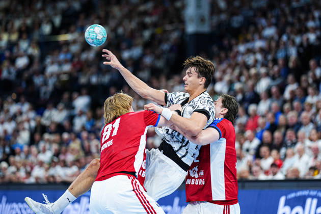 Martin Hovde, Handball Club Hamburg, 81; Julian Köster, THW Kiel, 07; Jan Christian Schmidt, Handball Club Hamburg, 42 (GER); THW Kiel vs. Handball Club Hamburg, Handball, 1st Bundesliga, Matchday 8, 2026–2027 Season, October 11, 2026 GER, THW Kiel vs. Handball Club Hamburg, Handball, 1st Bundesliga, Matchday 8, 2026–2027 Season, October 11, 2026 Kiel Copyright: xEibner-Pressefoto MarcelxvonxFehrnx EP_MFN