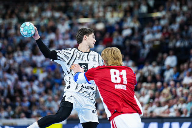 Domen Makuc, THW Kiel, 35; Martin Hovde, Handball Club Hamburg, 81 GER; THW Kiel vs. Handball Club Hamburg, Handball, 1st Bundesliga, Matchday 8, 2026–2027 Season, October 11, 2026 GER, THW Kiel vs. Handball Club Hamburg, Handball, 1st Bundesliga, Matchday 8, 2026–2027 season, October 11, 2026 Kiel Copyright: xEibner-Pressefoto MarcelxvonxFehrnx EP_MFN